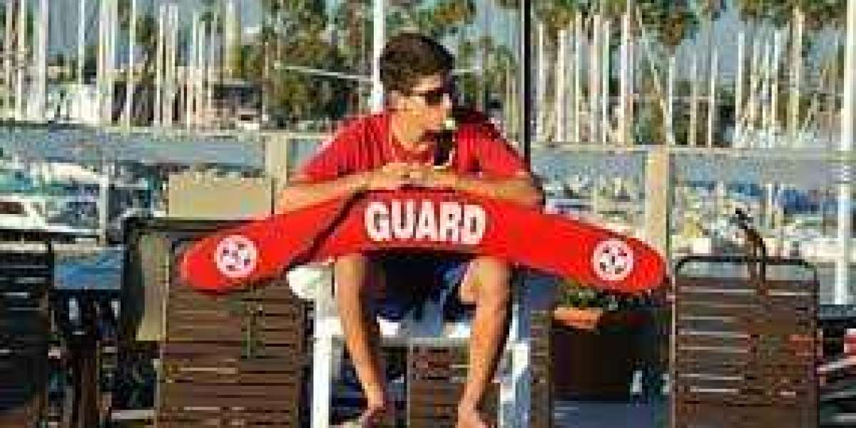 Saving Lives with Skill: Lifeguard Class Essentials