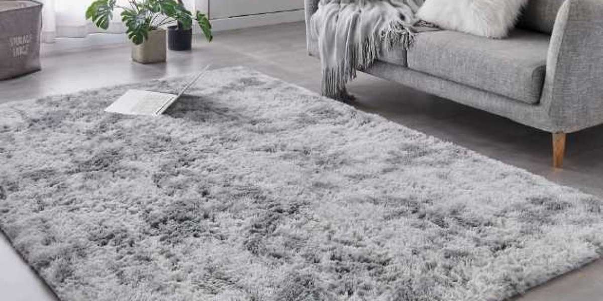 How to Choose the Ideal Grey Shaggy Rug for Your Bedroom